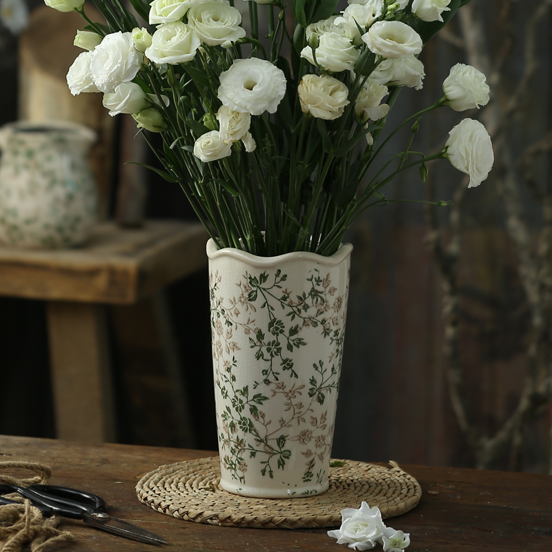 Green Pastoral Ceramic Vase